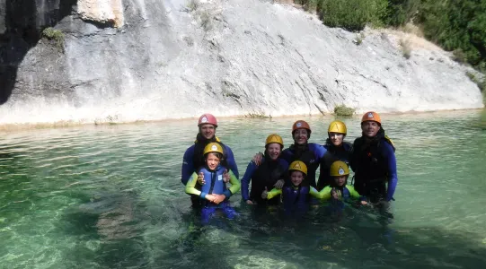 Barranquismo en la Sierra de Guara: ¡Reserva tu aventura acuática!