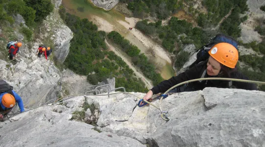 Reserva tu experiencia de vías ferratas en la Sierra de Guara