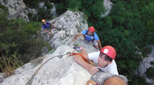 Reserva tu experiencia de vías ferratas en la Sierra de Guara