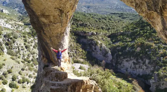 Escalade à Rodellar. Réservez votre défi vertical avec un guide local !